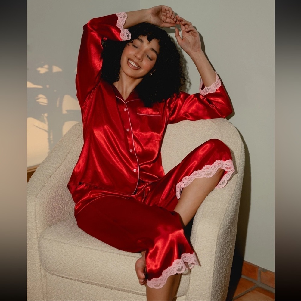 Linea Donatella Red Satin Pajama Top w/ Pink Lace Trim Size L NWT